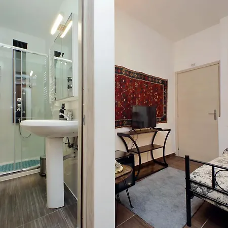 Vatican Steps Guest house 4*